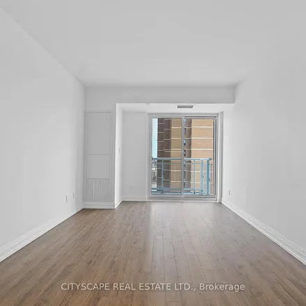 Image 4 - 2575 Danforth Avenue, Old Toronto, ON M4C 1L7, Canada - Apartment for rent
