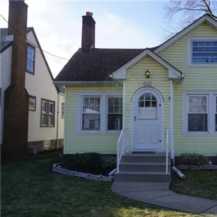 Buy this 3 bed house on 2443 Whitney Avenue in City of Niagara Falls, NY 14301