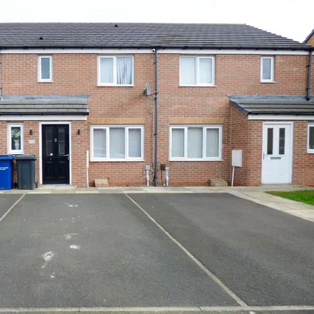 Rent this 3 bed townhouse on Woolf Drive in East Boldon, NE34 9JU