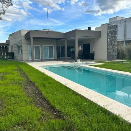 Rent this 4 bed house on unnamed road in Partido de Ezeiza, B1803 HAA Tristán Suárez
