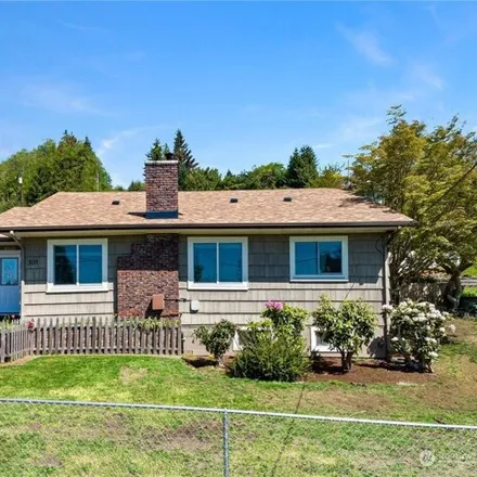 Buy this 4 bed house on 614 Cleveland Street in Hoquiam, WA 98550