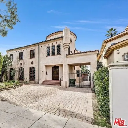 Rent this 6 bed house on Pizzeria Mozza in North Highland Avenue, Los Angeles