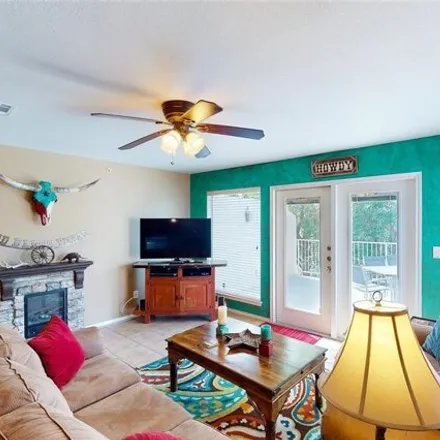 Image 1 - 682 East Mather Street, Summerwood, New Braunfels, TX 78130, USA - Condo for sale