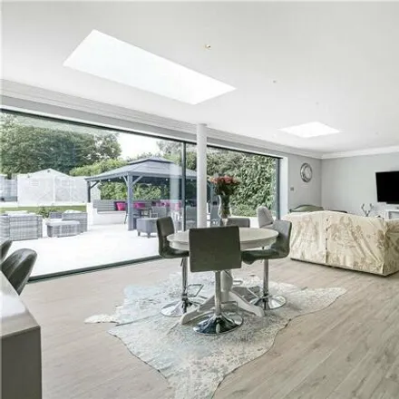 Image 2 - 21 Kingswood Close, Englefield Green, TW20 0NQ, United Kingdom - House for sale