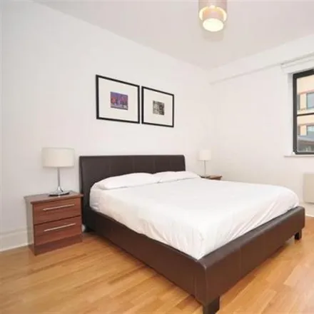 Image 3 - Dickens House, 15 Took's Court, Blackfriars, London, EC4A 1LB, United Kingdom - Apartment for rent