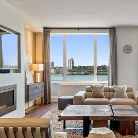 Buy this 5 bed condo on 220 Riverside Boulevard in New York, NY 10069