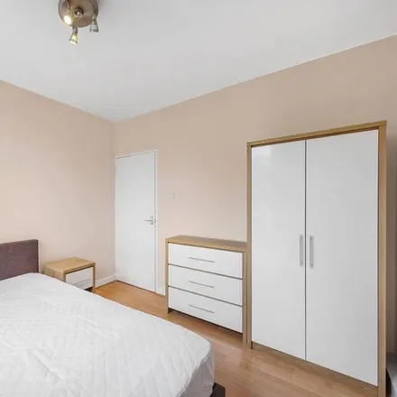 Image 7 - unnamed road, London, SW12 8DB, United Kingdom - Apartment for rent