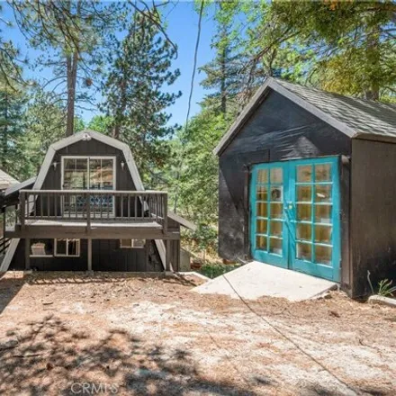 Buy this 2 bed house on 2404 Oak Drive in Arrowbear Lake, Running Springs