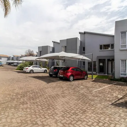 Rent this 2 bed townhouse on unnamed road in Broadacres AH, Gauteng