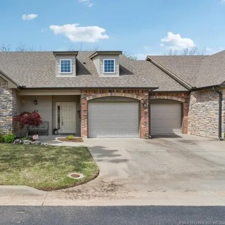 Buy this 2 bed house on 4608 South Hawthorn Avenue in Broken Arrow, OK 74011