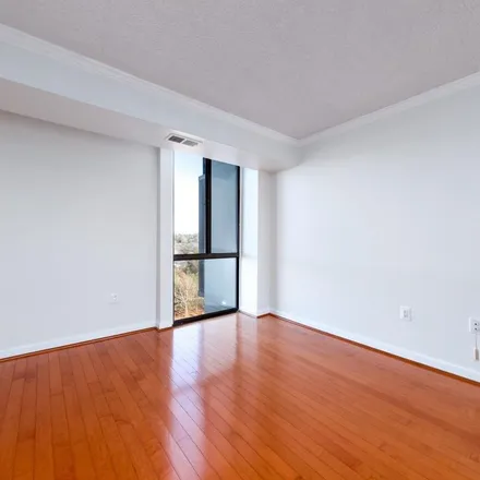 Image 3 - The Green House Condominium, 5300 Holmes Run Parkway, Alexandria, VA 22304, USA - Apartment for rent