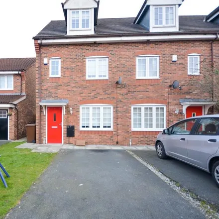 Rent this 3 bed duplex on Martindale Crescent in Wigan, WN5 9DU
