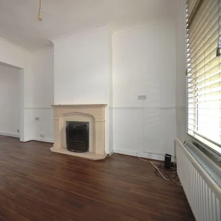 Image 2 - 50 Sotheron Road, North Watford, WD17 2QB, United Kingdom - Townhouse for rent
