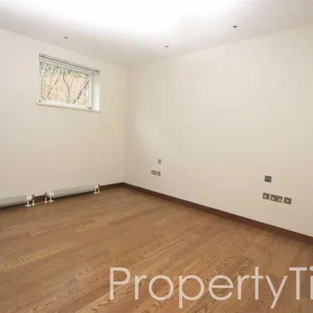 Image 9 - 3 Belsize Park Mews, London, NW3 5BL, United Kingdom - Apartment for rent