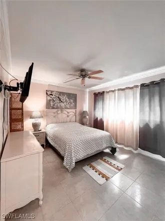 Image 5 - Essex House, 4th Avenue South, Naples, FL 33939, USA - Condo for rent