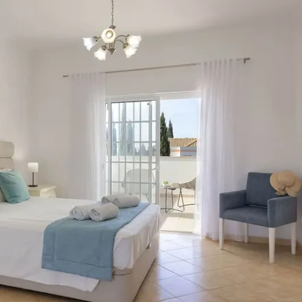 Rent this 6 bed house on Albufeira-Ferreiras in Largo da Estação, 8200-569 Albufeira