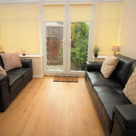 Rent this 5 bed house on Fern Avenue in Bentley, DN5 9LZ
