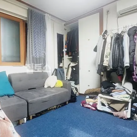Rent this studio apartment on 서울특별시 송파구 송파동 88-6