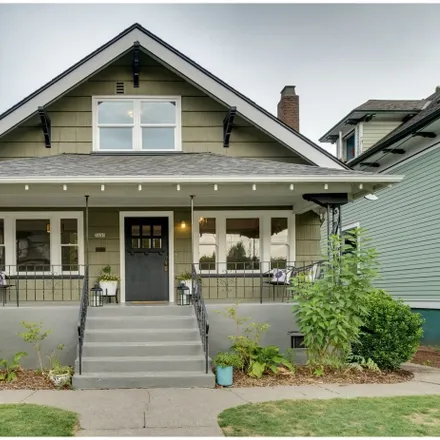 Buy this 5 bed house on 3440 Southeast 10th Avenue in Portland, OR 97202
