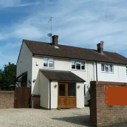 Rent this 3 bed duplex on unnamed road in Wooburn Green, HP10 0AD