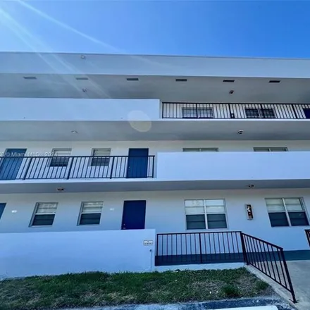 Rent this 2 bed condo on unnamed road in West Palm Beach, FL 33049