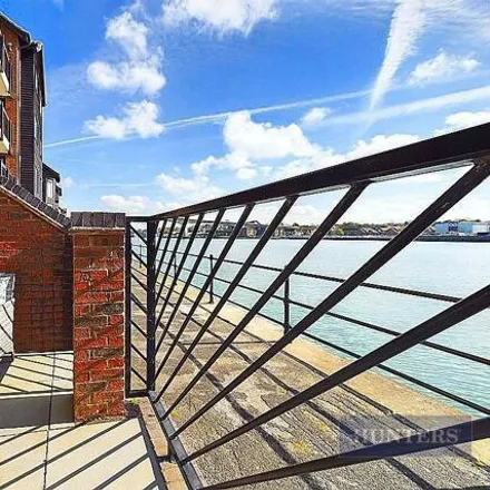 Image 4 - Moorhead Court, Channel Way, Southampton, SO14 3TG, United Kingdom - Townhouse for sale