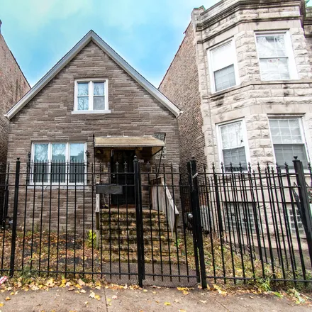 Buy this 4 bed house on 722 North Trumbull Avenue in Chicago, IL 60651