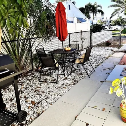 Image 4 - 243 174th Avenue, Redington Shores, Pinellas County, FL 33708, USA - Duplex for rent