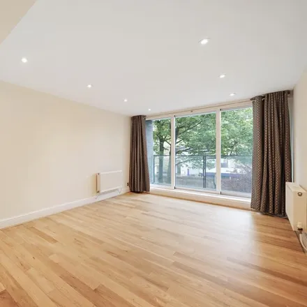 Rent this 3 bed apartment on Lords View (2-83) in Oak Tree Road, London