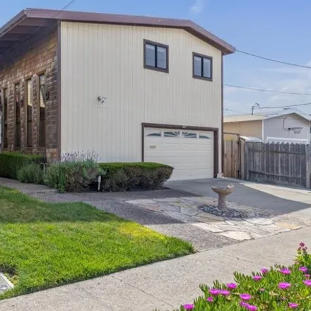 Buy this 6 bed house on 288 Greenway Drive in Pacifica, CA 94044
