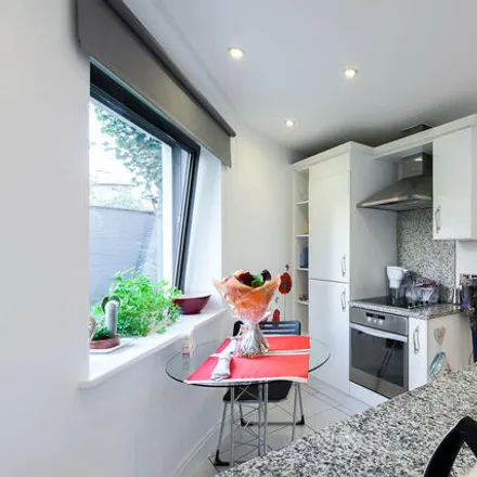 Image 7 - Horsley Court, Montaigne Close, London, SW1P 4BF, United Kingdom - Townhouse for sale