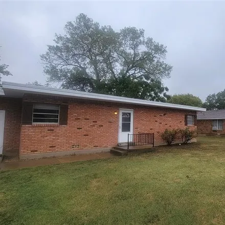 Image 4 - 701 Madison Street, Cleburne, TX 76033, USA - House for rent