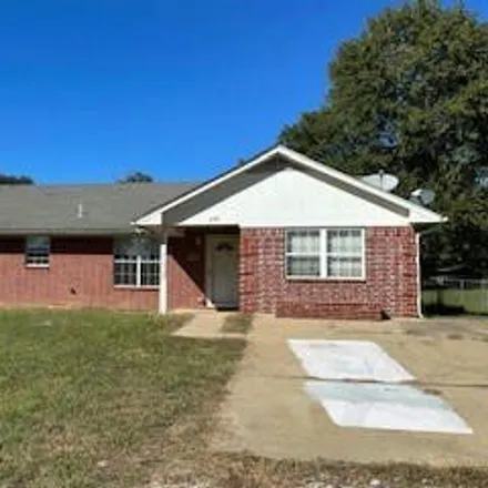 Image 1 - 689 East Choctaw Street, Broken Bow, OK 74728, USA - House for sale