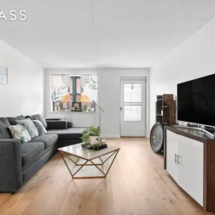 Image 1 - 1919 Madison Avenue, New York, NY 10035, USA - Apartment for sale