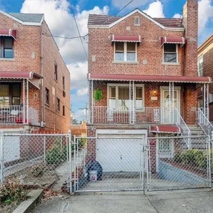 Buy this 4 bed house on 2023 Yates Avenue in New York, NY 10461