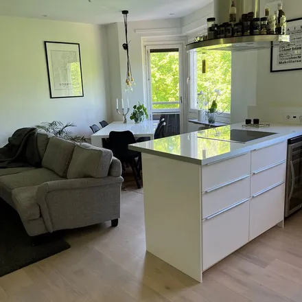 Rent this 2 bed apartment on Södra Vägen in 411 36 Gothenburg, Sweden