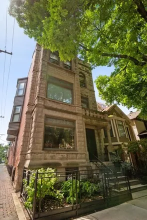 Buy this 6 bed house on 515 West Grant Place in Chicago, IL 60614