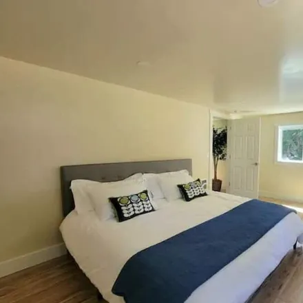 Rent this 2 bed house on Bainbridge Island in WA, 98110