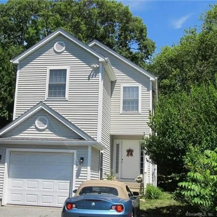 Rent this 3 bed house on 7 Park Court in East Lyme, CT 06357