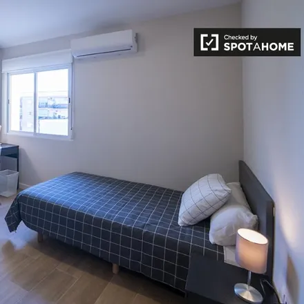 Rent this studio apartment on Carrer de Mendizábal in 46100 Burjassot, Spain