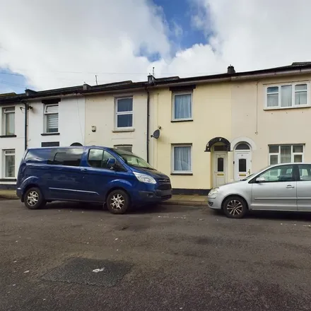 Rent this 2 bed townhouse on Byerley Road in Portsmouth, PO1 5AY