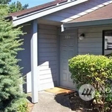Rent this 1 bed townhouse on 10137 Northeast 137th Place in Kirkland, WA 98034