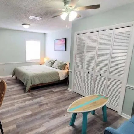 Rent this 1 bed apartment on Clearwater