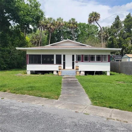 Buy this 2 bed house on 5633 Kenwood Avenue in New Port Richey, FL 34652