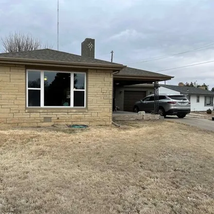 Buy this 2 bed house on 403 West 20th Street in Hays, KS 67601