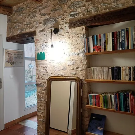 Rent this 4 bed apartment on 61 Rue Fondue Basse in 46000 Cahors, France