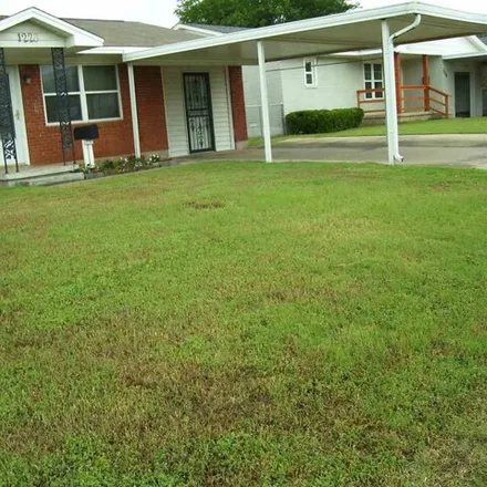 Buy this 3 bed house on 1220 Northwest 57th Street in Lawton, OK 73505