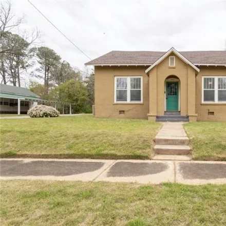 Buy this 3 bed house on 240 North Shelby Street in Wetumpka, AL 36092