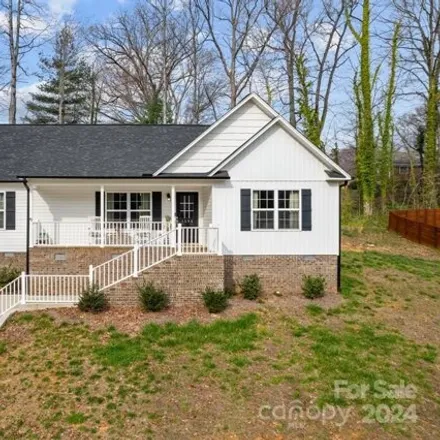 Buy this 3 bed house on 1604 Brookdale Drive in Asheboro, NC 27205