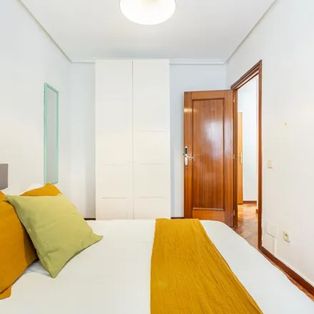 Image 3 - Madrid, Pasaje de Moraleja de Enmedio, 28006 Madrid - Apartment for rent